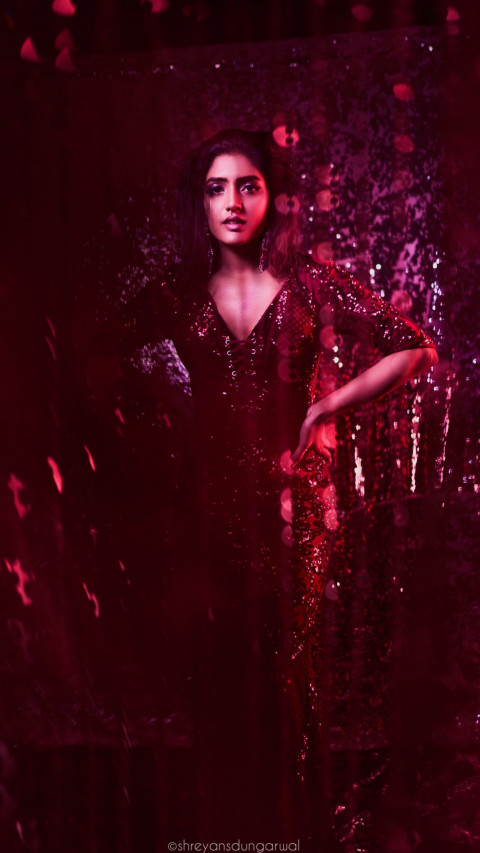 Eesha Rebba HD Photos & Wallpapers For Mobile