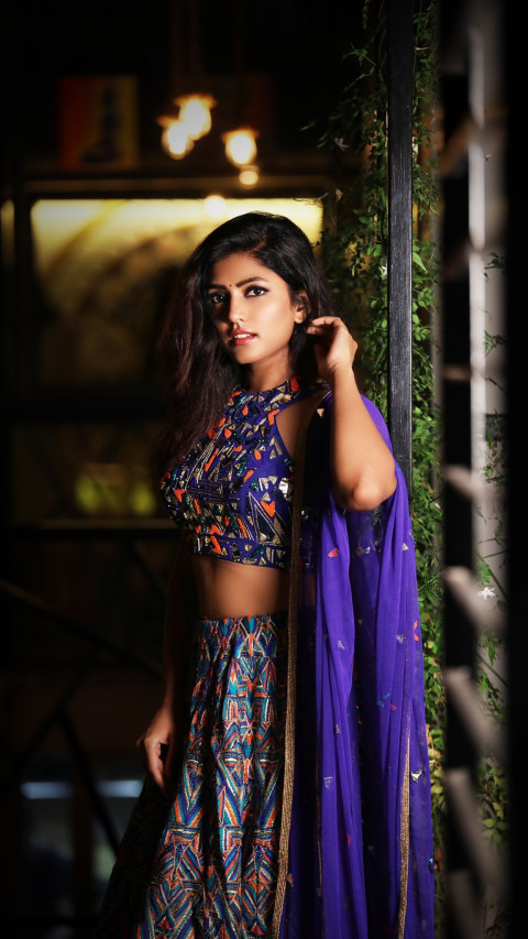 Eesha Rebba HD Photos & Wallpapers For Mobile