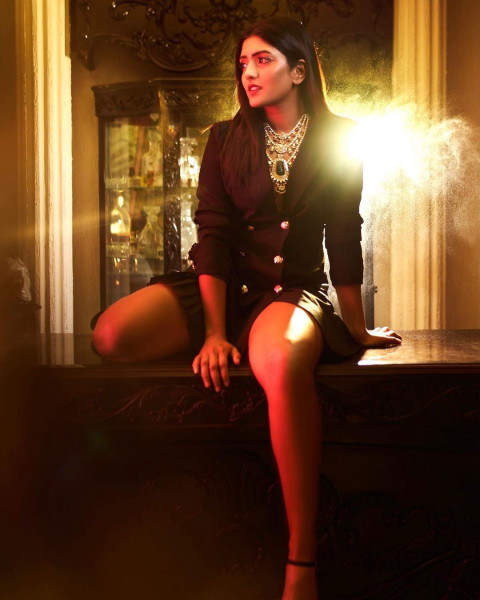 Eesha Rebba Hot Beautiful Photos For Mobile Images