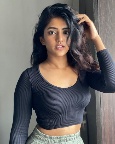 Eesha Rebba Hot Beautiful Photos For Mobile Images