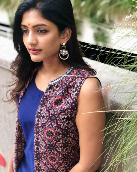 Eesha Rebba Hot Beautiful Whatsapp Dp Wallpapers Pics