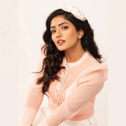 Eesha Rebba Hot HD Photos & Wallpapers for mobile Download