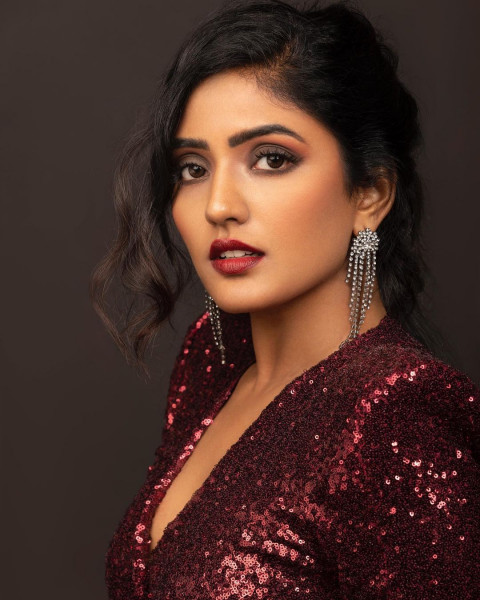 Eesha Rebba Hot HD Photos & Wallpapers for mobile Download