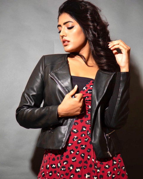 Eesha Rebba Hot HD Whatsapp Dp Mobile Wallpapers