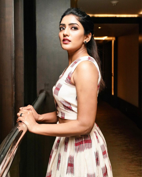 Eesha Rebba Latest Hot HD Photos Mobile Wallpapers