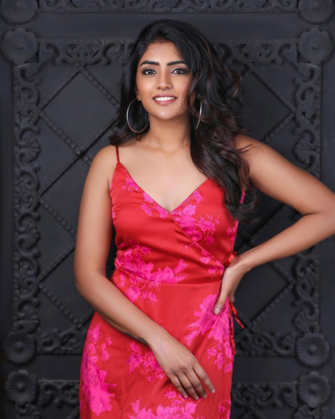 Eesha Rebba Latest Hot HD Photos Mobile Wallpapers
