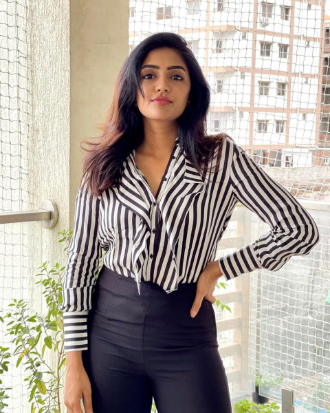 Eesha Rebba Latest Hot HD Photos Mobile Wallpapers