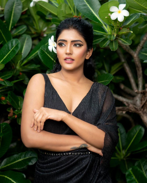 Eesha Rebba Latest Hot HD Photos Mobile Wallpapers
