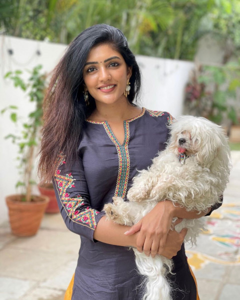 Eesha Rebba Latest Hot HD Photoshoot Photos Mobile Pics
