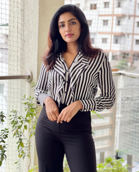 Eesha Rebba Latest Hot HD Photoshoot Photos Mobile Pics