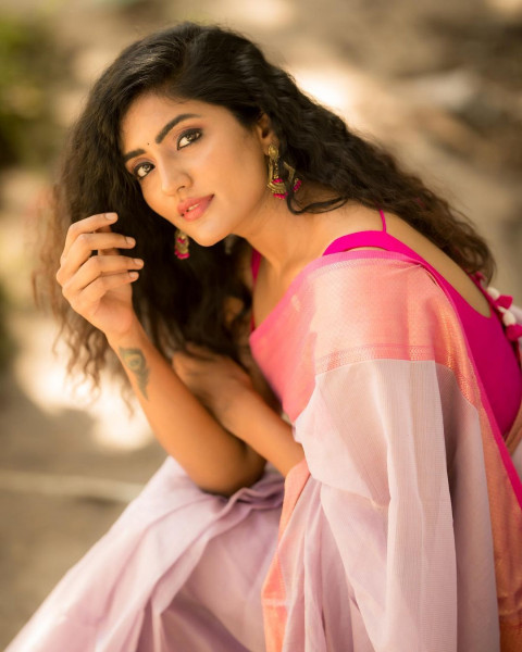 Eesha Rebba Latest Hot HD Photoshoot Photos Mobile Pics