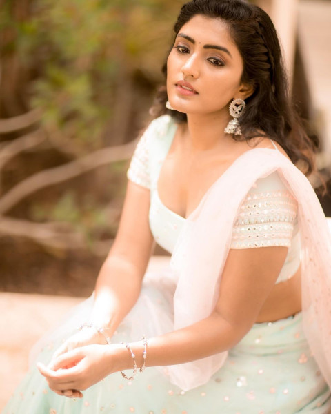 Eesha Rebba Latest Hot HD Photoshoot Photos Mobile Pics