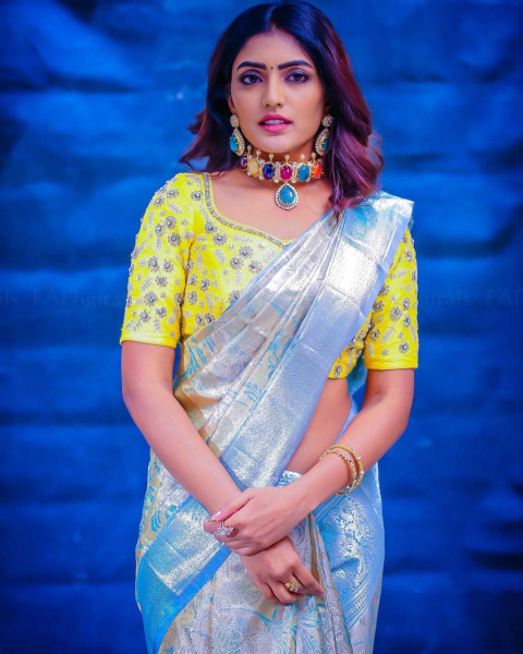 Eesha Rebba Photos Whatsapp Dp Wallpapers Mobile