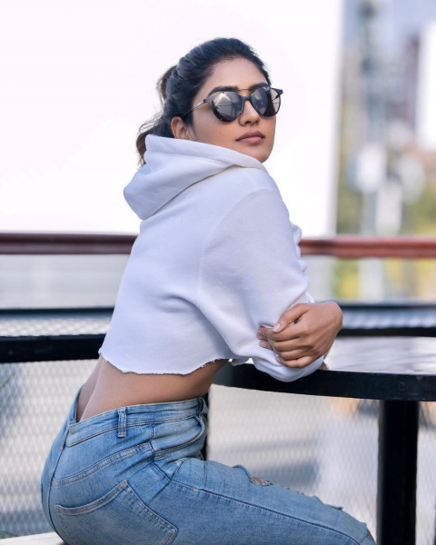Eesha Rebba Photos Whatsapp Dp Wallpapers Mobile