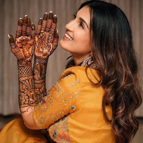 Full Hand Mehndi Design Photos For Pre Wedding