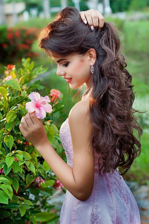 Girls Photo Pose Wallpaper Download HD