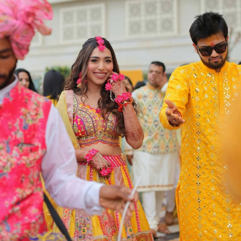 Haldi Pre Wedding Photoshoot Dresse Pictures HD