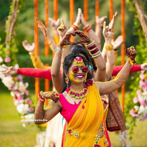Haldi Pre Wedding Photoshoot Dresse Pictures HD