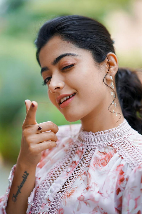 HD Wallpaper Rashmika Mandanna For WhatsApp Photos