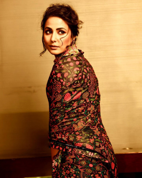 Hina Khan Cute Wallpaper Images Photos DP HD
