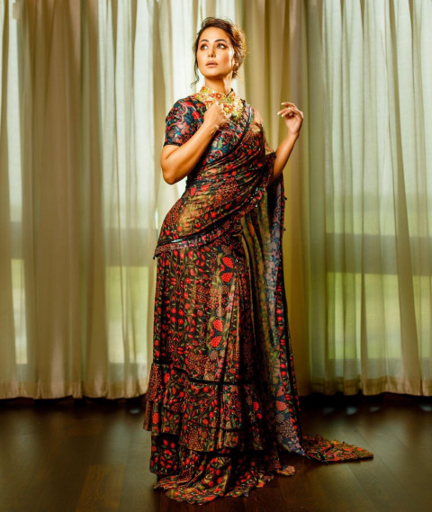 Hina Khan Cute Wallpaper Images Photos DP HD