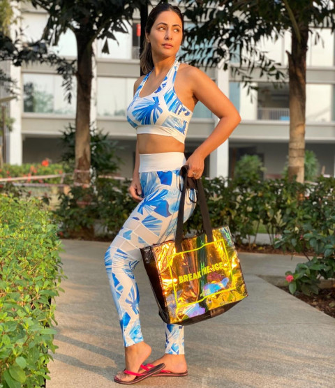 Hina Khan DP For Mobile Wallpaper Full HD