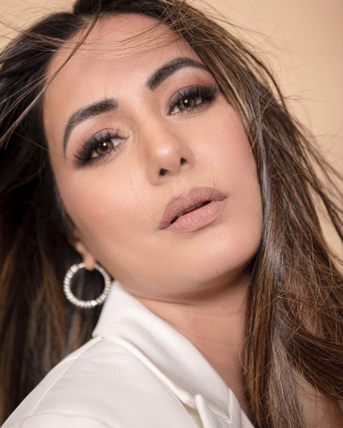 Hina Khan DP For Mobile Wallpaper Full HD