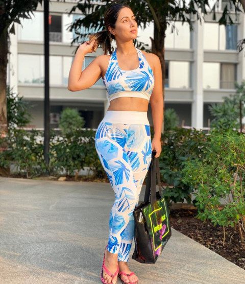 Hina Khan Wallpaper HD Images Photos Dp  Free