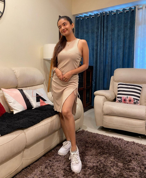 Hot Anushka Sen Full Hd Wallpaper For Whatsapp Dp