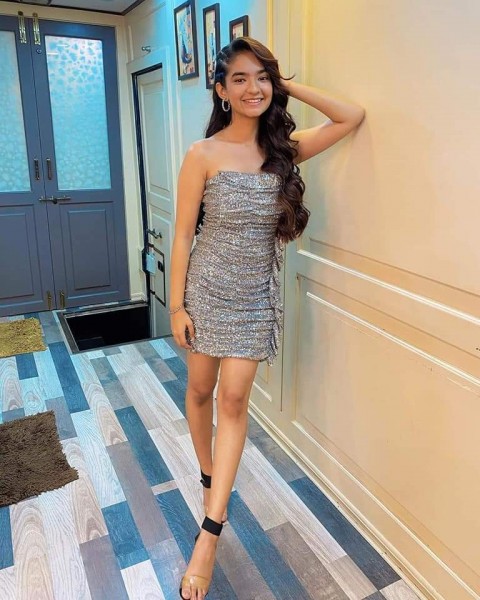 Hot Anushka Sen Latest Pic Photos