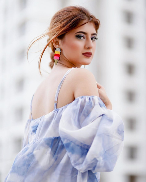 Hot Arishfa Khan Images Free   Profile Pictures