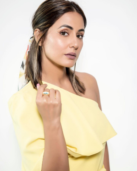 Hot Hina Khan Pictures For WhatsApp Images  DP