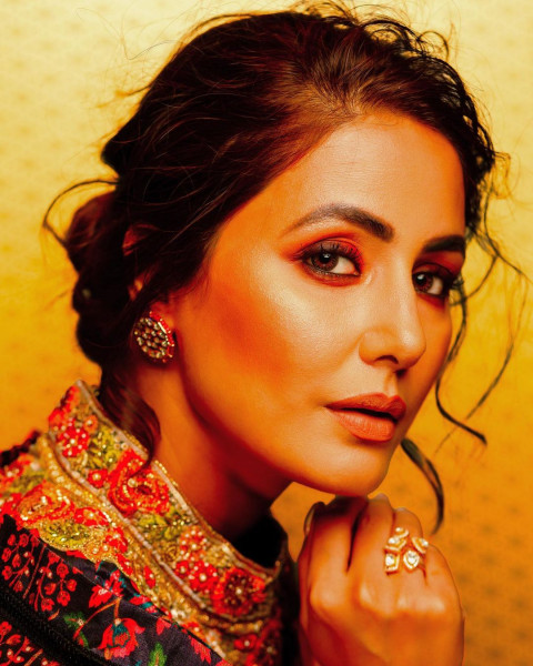 Hot Look Hina Khan Wallpaper Images Full HD