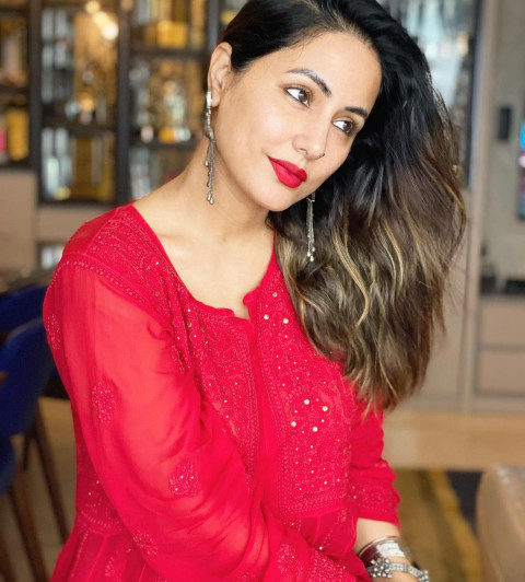 Hot Look Hina Khan Wallpaper Images Full HD