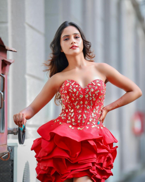 Hot Look Nisha Guragain Wallpaper Full Hd