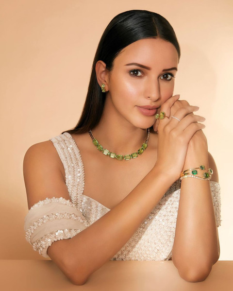 Hot Tripti Dimri HD Photos New Wallpapers for Mobile WhatsApp DP