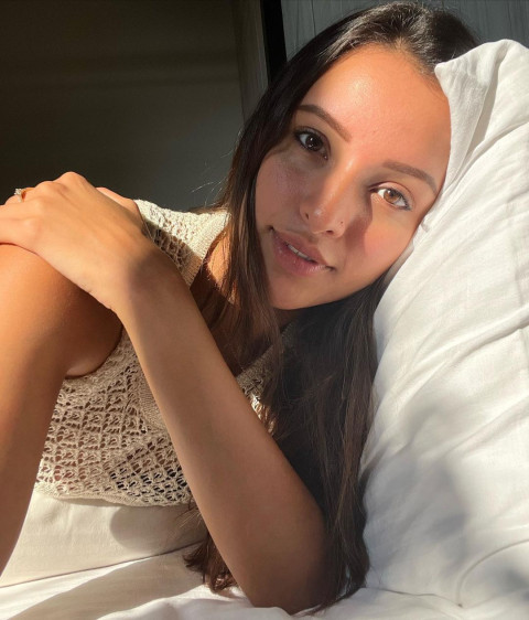 Hot Tripti Dimri HD Photos New Wallpapers for Mobile WhatsApp DP