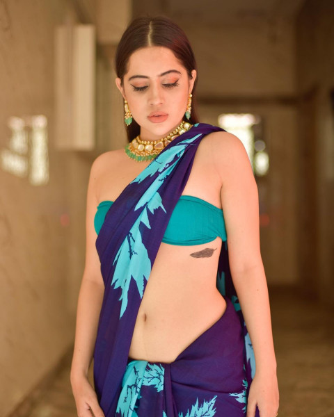 Hot Urfi Javed Beautiful HD Pictures Mobile   Wallpapers