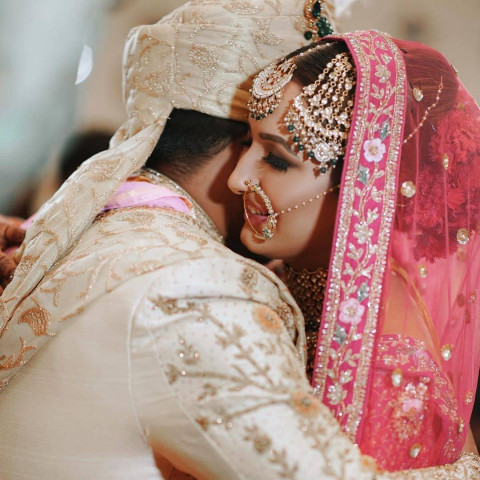 Ideas for Couple Poses in Indian Weddings Pictures