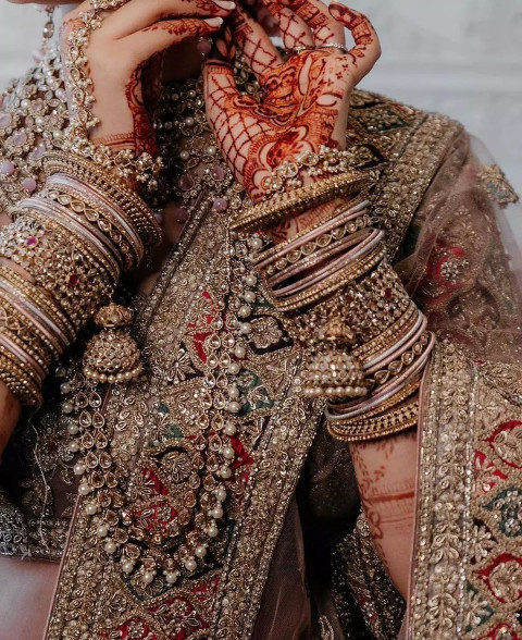 Indian Stylish Wedding Jewellery Photoshoot With Dulhan