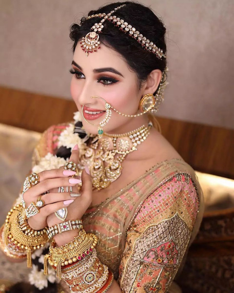 Indian Stylish Wedding Jewellery Photoshoot With Dulhan