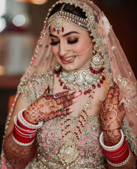 Indian Stylish Wedding Jewellery Photoshoot With Dulhan