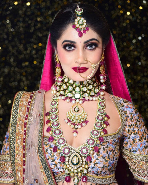Indian Stylish Wedding Jewellery Photoshoot With Dulhan