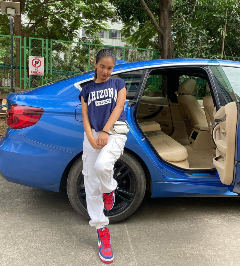 Indian Tv Star Anushka Sen Wallpaper