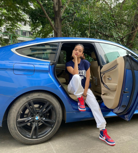 Indian Tv Star Anushka Sen Wallpaper Pic HD