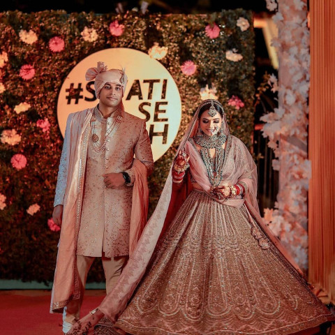 Indian Wedding Couple Photoshoot Pose Ideas Wallpaper HD