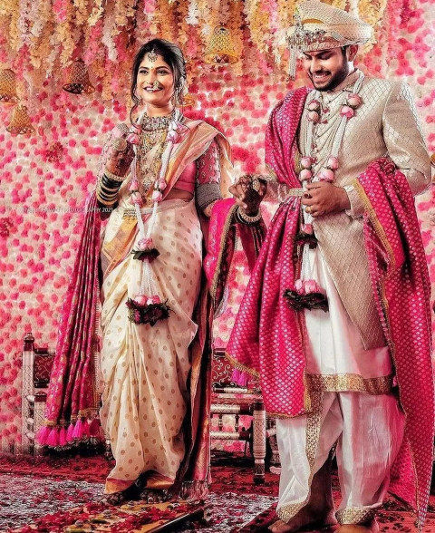 Indian Wedding Couple Photoshoot Pose Ideas Wallpaper HD