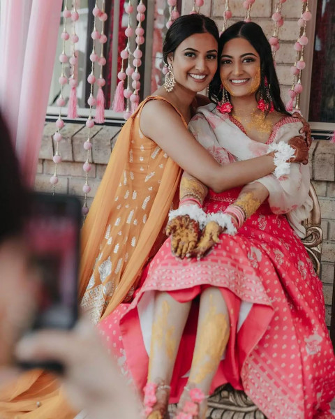 Indian Wedding Photoshoot Dresses Pics For Girls