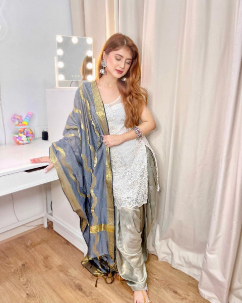 Indore Arishfa Khan Cute Pictures Full Frame