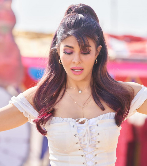 Jacqueline Fernandez Hot Images DP for Whatsapp Pics